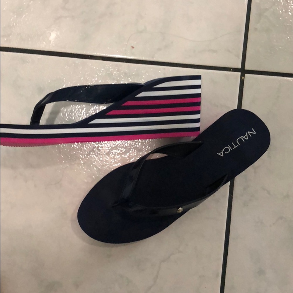 Wedge thong shoes